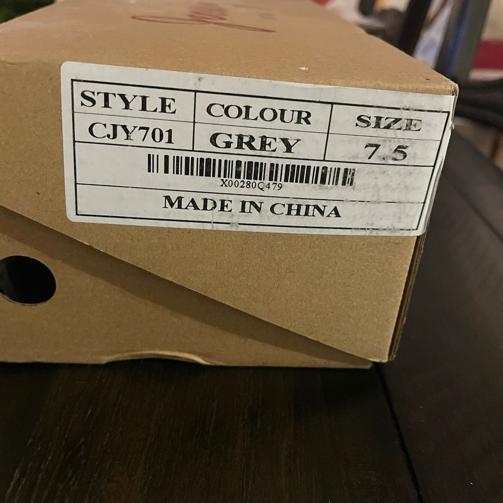 New in Box Jeossy House Shoes - Picture 4 of 4